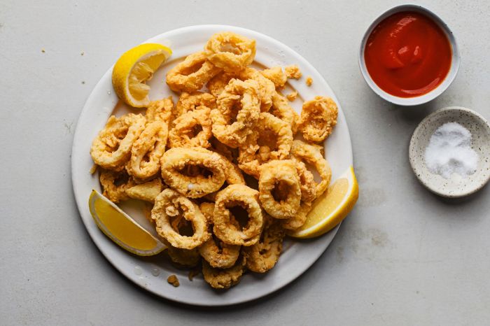 Calamari fritti thespruceeats spruce