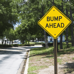 Señal de transito bump que significa